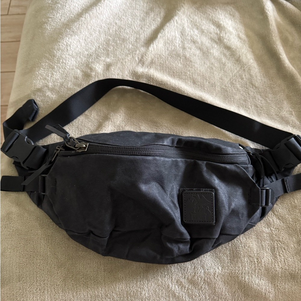 Black Belt Bag with Adjustable Strap and Durable Design
